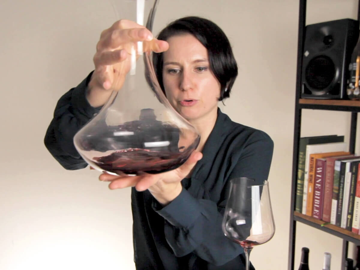 3 Ways To Decant Wine (Plus, Hyper Decanting!) DVino